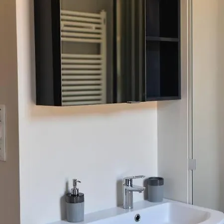 Le Nid De La Pomme *