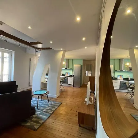 Le Nid De La Pomme *